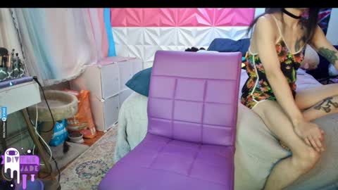 Snapshot of divynejade chatting on December 21, 2024, 10:39 am Jade Divyne online show from December 21, 2024, 10:39 am