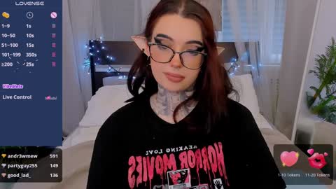 dixipixi_ online show from January 11, 2025, 11:45 am