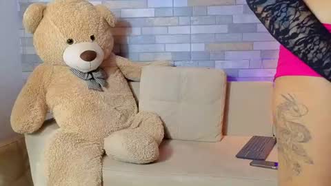 DixyPalmer online show from June 14, 2026, 7:05 pm