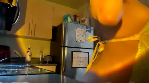 dizzinsweatyy online show from March 5, 2025, 8:32 pm