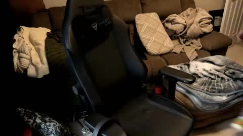 Hansel and Gretle online show from March 18, 2026, 10:24 pm