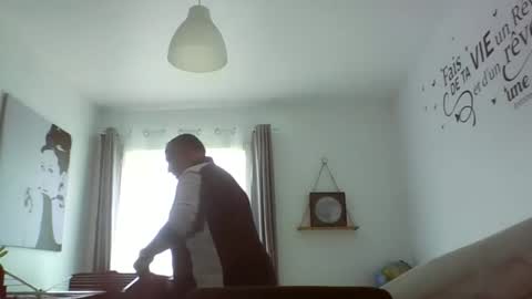 Snapshot of djeauzy77 chatting on April 13, 2026, 8:31 am djeauzy77 online show from April 13, 2026, 8:31 am