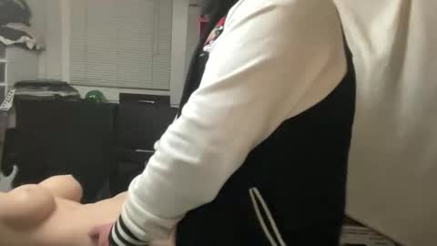Snapshot of djfreeque chatting on April 1, 2026, 4:57 am djfreeque online show from April 1, 2026, 4:57 am