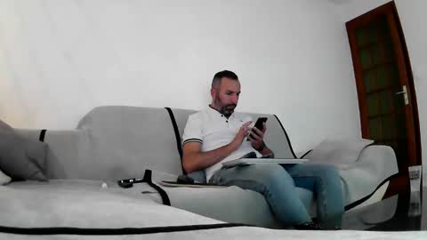 Snapshot of djo3322 chatting on December 6, 2024, 10:19 pm Djo online show from December 6, 2024, 10:19 pm