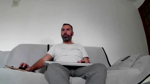 Snapshot of djo3322 chatting on December 10, 2024, 12:49 pm Djo online show from December 10, 2024, 12:49 pm