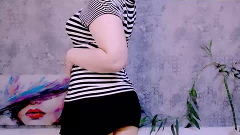 djullia online show from November 16, 2025, 6:08 am