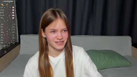 Polly and Kiriko online show from January 25, 2025, 5:40 pm