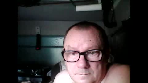 dobrybogdan online show from November 9, 2025, 9:51 am
