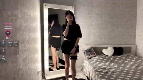 Annie PVT IS OPEN online show from October 21, 2025, 9:15 pm