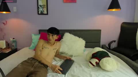 Snapshot of dodoy_criss chatting on September 26, 2025, 4:44 pm Dodoy Criss online show from September 26, 2025, 4:44 pm
