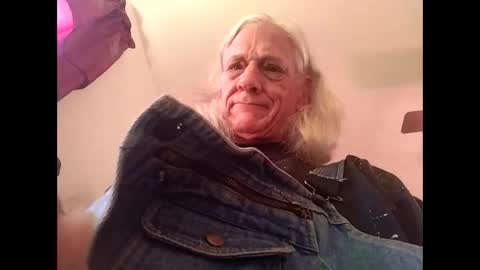 doggydaddy714 online show from March 12, 2026, 5:52 pm