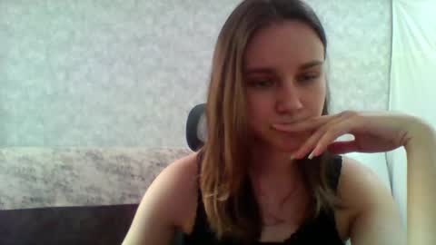 Snapshot of dolcezza_ chatting on May 6, 2026, 10:42 am dolcezza_ online show from May 6, 2026, 10:42 am