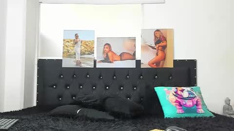 C E L E S T E  online show from February 14, 2025, 7:02 pm