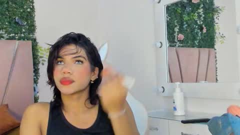 doll_lovexxxx online show from November 20, 2025, 2:56 am