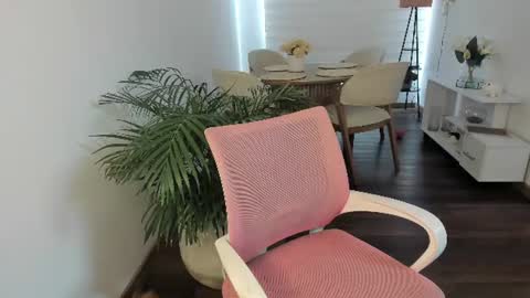 doll_oriana online show from June 25, 2026, 8:02 pm