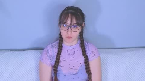 Tessa online show from April 14, 2026, 3:40 pm