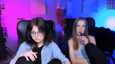 doll_vey online show from November 21, 2025, 9:02 pm