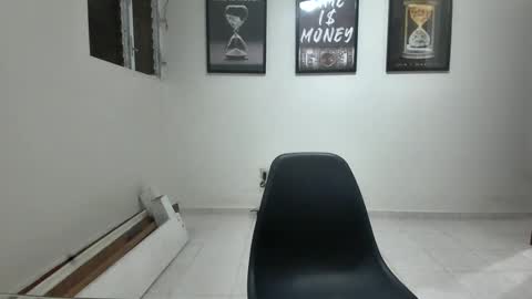 DollarHot30 online show from January 4, 2025, 3:18 am