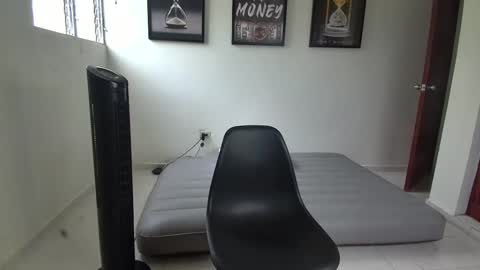 DollarHot30 online show from October 28, 2025, 8:55 pm