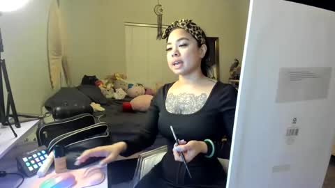 DOLLLFACE online show from March 9, 2025, 1:14 am