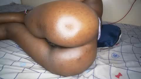 Snapshot of dollqueen_ chatting on September 24, 2025, 3:43 am dollqueen_ online show from September 24, 2025, 3:43 am