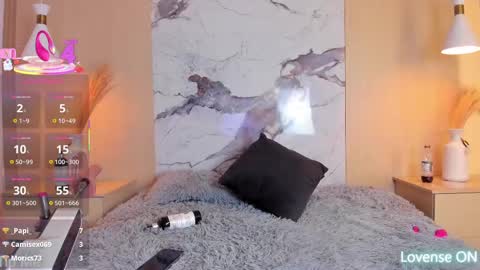 dolly_brownc online show from September 15, 2025, 10:26 am