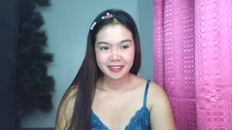 dolly_jane34 online show from April 12, 2026, 9:09 pm