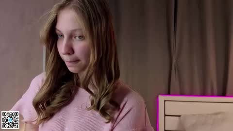 Snapshot of dollyburruss chatting on September 18, 2025, 6:32 pm Emilia online show from September 18, 2025, 6:32 pm