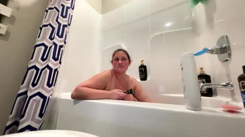 Dolly online show from September 27, 2025, 8:36 pm