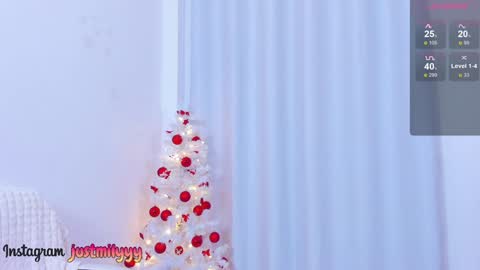 Snapshot of dollyemy chatting on December 27, 2024, 7:35 pm Emily new inst justmilyyy online show from December 27, 2024, 7:35 pm