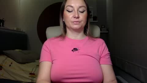 DOM MUMMY online show from December 9, 2024, 5:51 am