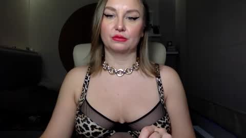 DOM MUMMY online show from December 21, 2024, 7:13 am