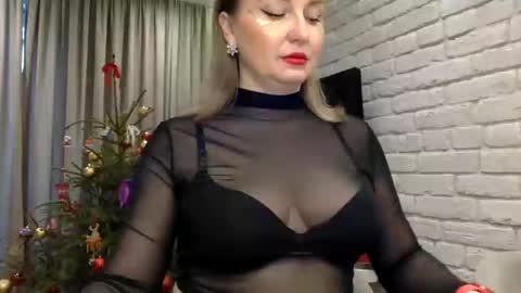 DOM MUMMY online show from January 5, 2025, 9:37 am