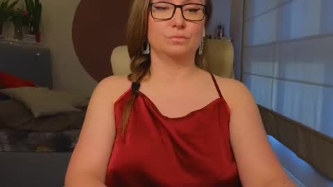 DOM MUMMY online show from April 2, 2026, 2:15 pm