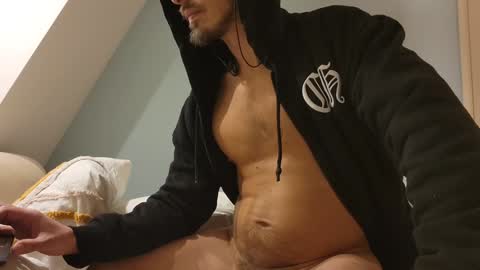 Snapshot of dominance chatting on January 1, 2025, 3:35 pm Master Dominance online show from January 1, 2025, 3:35 pm