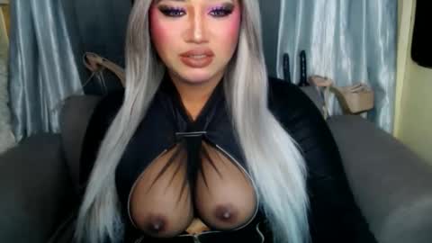 Snapshot of dominant10inchcock chatting on November 17, 2025, 9:48 am dominant10inchcock online show from November 17, 2025, 9:48 am