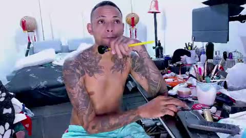 Snapshot of dominant_gay_xxx chatting on June 17, 2026, 2:25 am jjhoy online show from June 17, 2026, 2:25 am
