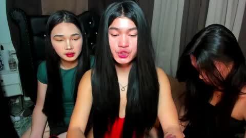 Snapshot of dominant_thea chatting on May 7, 2026, 7:19 pm THEA online show from May 7, 2026, 7:19 pm