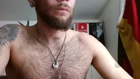 Logan - INDEPENDET MODEL online show from April 12, 2026, 2:55 pm