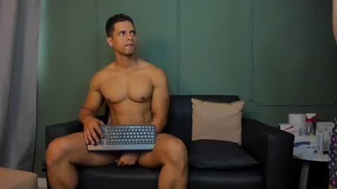 Dominc berry online show from June 12, 2026, 12:37 pm