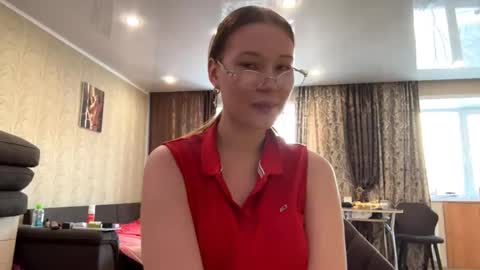 Olivia online show from November 18, 2025, 4:28 am