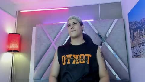 DOMI online show from April 15, 2026, 3:35 am