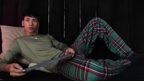 Snapshot of dominic_ghost chatting on November 8, 2025, 8:40 pm Dominic online show from November 8, 2025, 8:40 pm