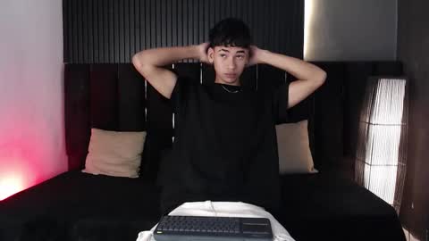 Snapshot of dominic_ghost chatting on November 25, 2025, 11:05 pm Dominic online show from November 25, 2025, 11:05 pm