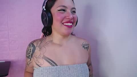 Snapshot of dominic_queen1126 chatting on September 18, 2025, 2:08 pm online show from September 18, 2025, 2:08 pm