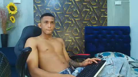 Snapshot of dominic_smith_ chatting on April 23, 2026, 4:03 am dominic_smith_ online show from April 23, 2026, 4:03 am
