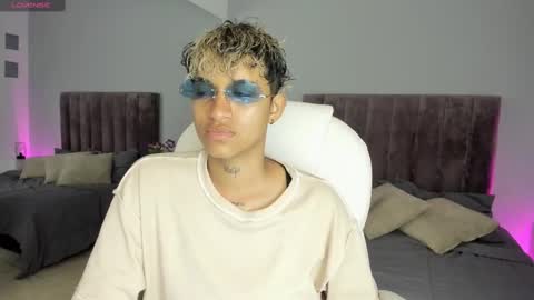 Dominick  online show from January 19, 2025, 1:33 pm