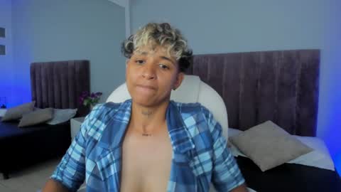 Dominick  online show from February 6, 2025, 1:27 am