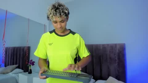 Dominick  online show from February 18, 2025, 12:15 am