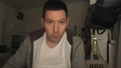 Snapshot of dominik_home chatting on October 21, 2025, 7:25 pm dominik_home online show from October 21, 2025, 7:25 pm